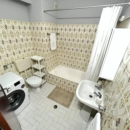 Aconchegante T1 A 50 M Da Praia. Apartment Armacao de Pera
